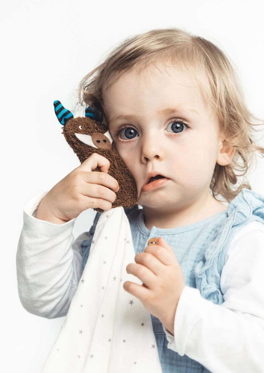 Lilli mit ihre Schmusetuch Wildschwein