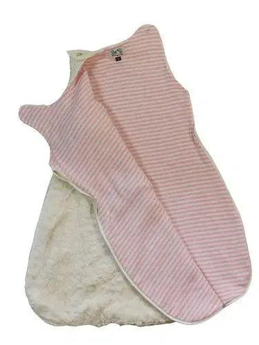 Größenvergleich oder Nahaufnahme vom Bio Schlafsack "Schaf" aus Plüsch – aus GOTS-zertifizierter Bio-Baumwolle von PAT & PATTY