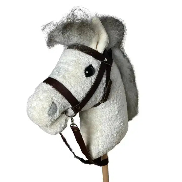 Bio-Steckenpferd Pontos mit Gebiss und schwarzen Augen – handgemachtes, nachhaltiges Spielzeug für Kinder von PAT & PATTY
