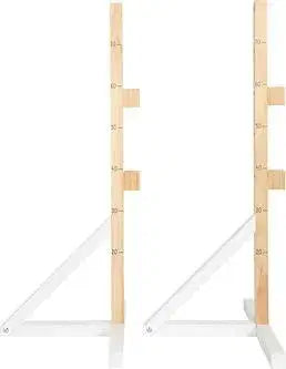 Bunte Holzstangen für umweltfreundliche Steckenpferd-Hindernisstrecken – von PAT & PATTY