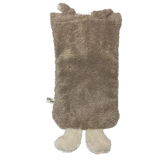 Beige Wärmflasche in Hundform „Neo“, waschbar und aus Bio-Materialien von PAT & PATTY