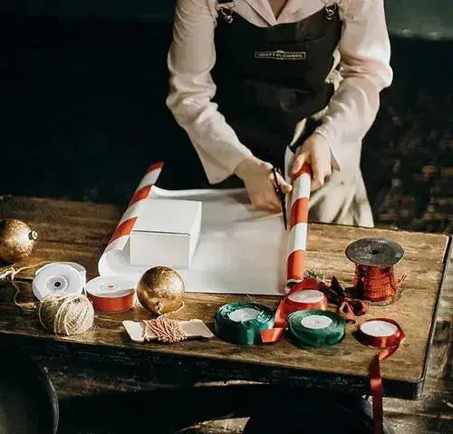 Bio Kuscheltier Löwe "Leo" als Geschenk verpackt – handgefertigt und nachhaltig von PAT & PATTY