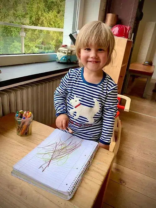 Detailaufnahme: Bio Langarmshirt "Hund" – hochwertige Verarbeitung aus Bio-Baumwolle von PAT & PATTY