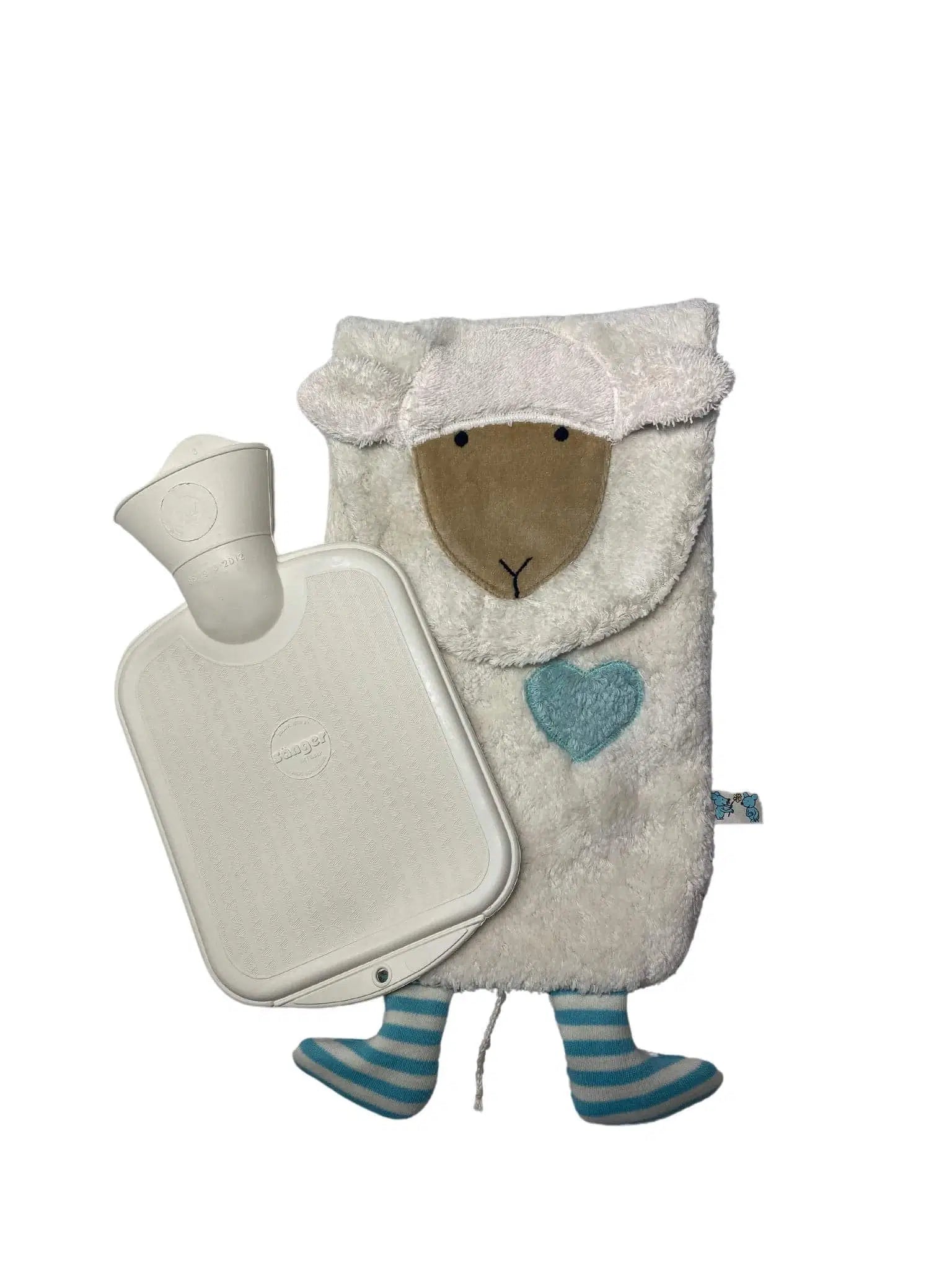 Nachhaltige Wärmflasche mit Schafbezug aus Bio-Wolle von PAT & PATTY