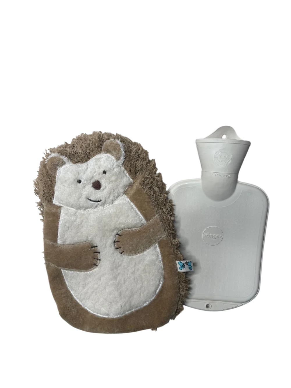 Bio Wärmflasche Igel aus hellbraunem Bio-Baumwollplüsch mit naturweißem Bauch, daneben die Gummiflasche 800 ml