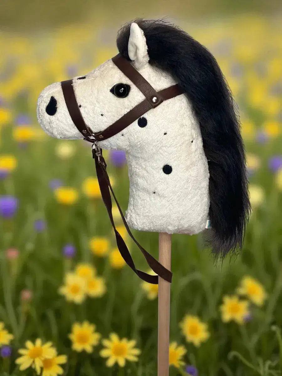 Bio Steckenpferd Pünktchen aus Bio Baumwollplüsch mit schwarze Mähne