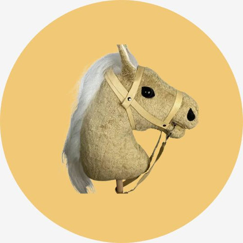 Handgefertigtes Steckenpferd mit Gebiss aus Bio-Baumwolle von PAT & PATTY – nachhaltig, sicher und ideal für fantasievolles Reiten